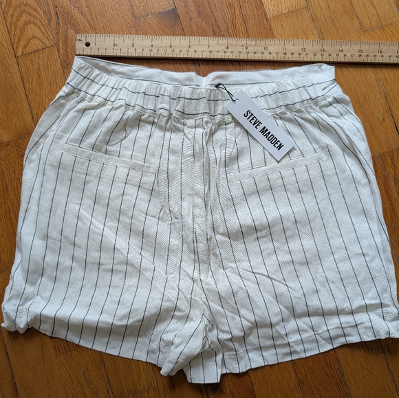 Nwt Steve Madden High Waist Pinstripe Shorts - Picture 2 of 12